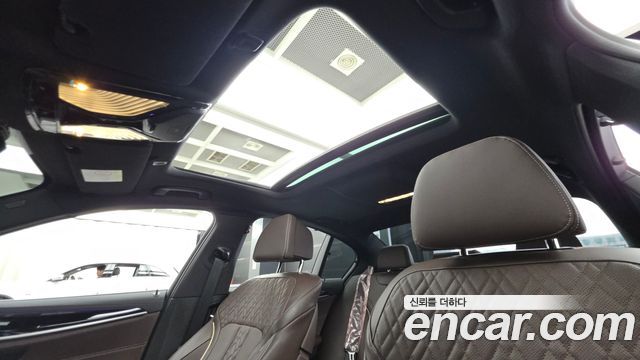 BMW 5-Series 2023 — photo 24