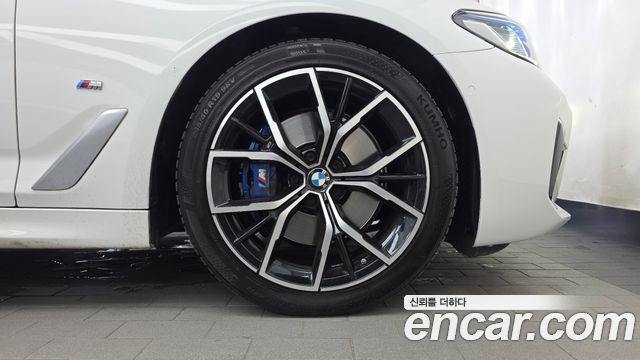 BMW 5-Series 2023 — photo 7