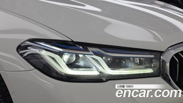 BMW 5-Series 2023 — photo 8