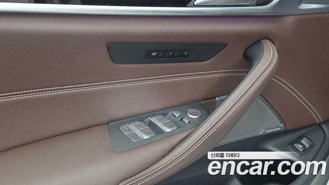 BMW 5-Series 2023 — photo 30