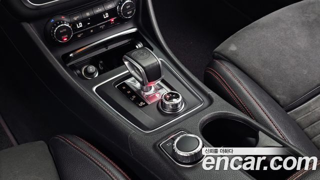 Mercedes-Benz CLA-Class 2019 — photo 12