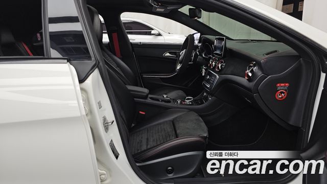 Mercedes-Benz CLA-Class 2019 — photo 17