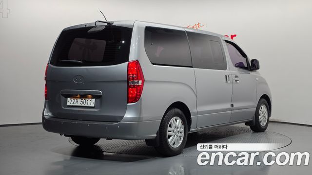 Hyundai Starex 2016 — photo 2