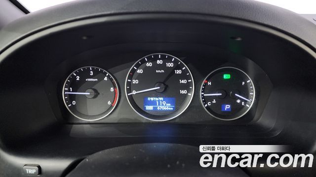 Hyundai Starex 2016 — photo 8