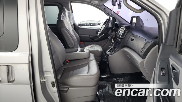 Hyundai Starex 2016 — photo 11