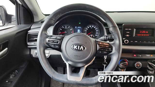 Kia Stonic 2019 — photo 18