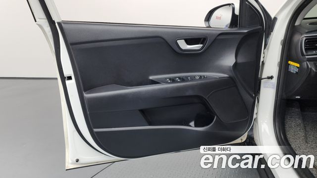 Kia Stonic 2019 — photo 14