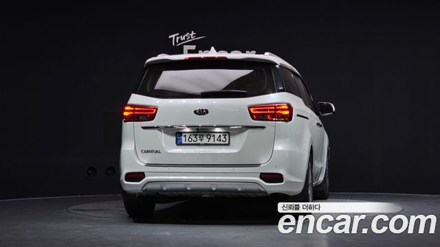 Kia Canival 2019 — photo 4
