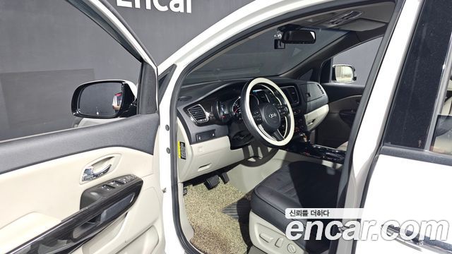 Kia Canival 2019 — photo 10