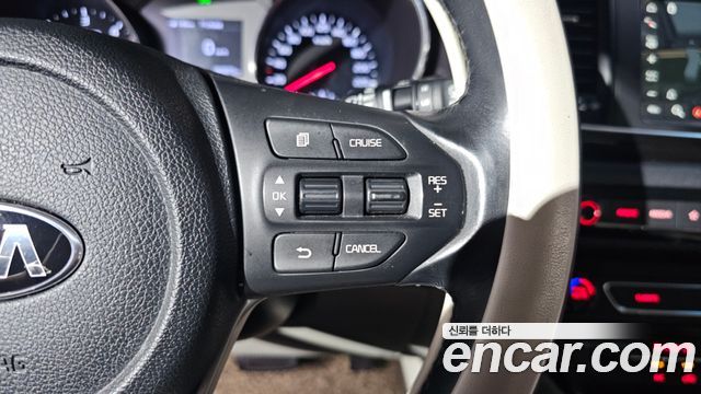 Kia Canival 2019 — photo 16