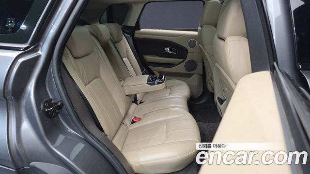 Land Rover Range Rover Evoque 2018 — photo 12