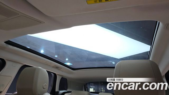 Land Rover Range Rover Evoque 2018 — photo 17