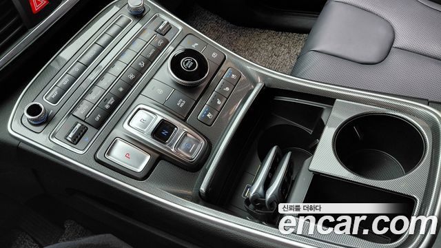 Hyundai Santafe 2023 — photo 12