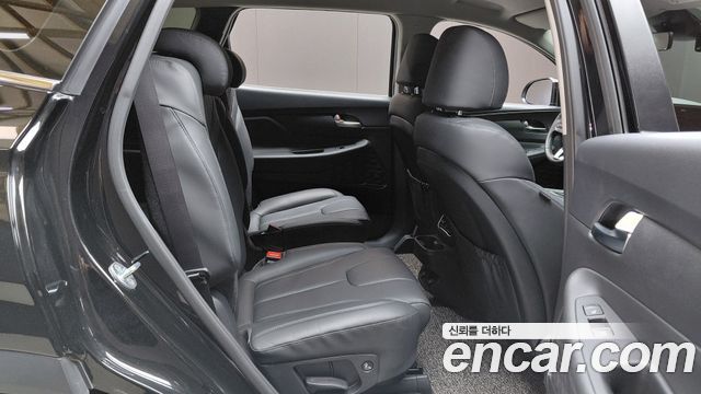 Hyundai Santafe 2023 — photo 17