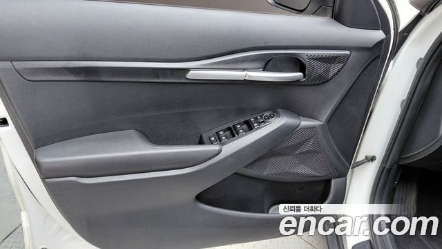 Kia Seltos 2023 — photo 14