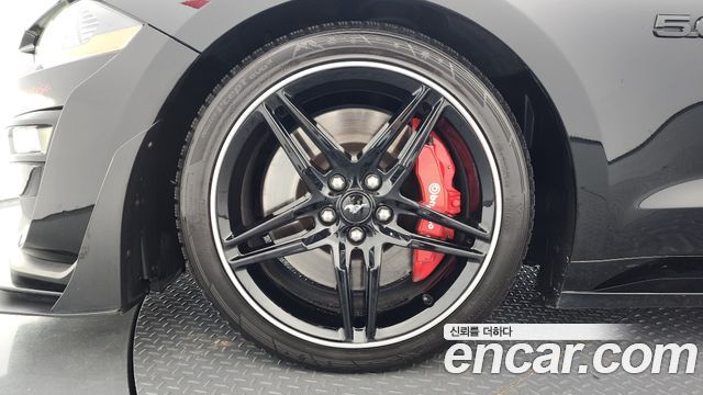 Ford Mustang 2020 — photo 5
