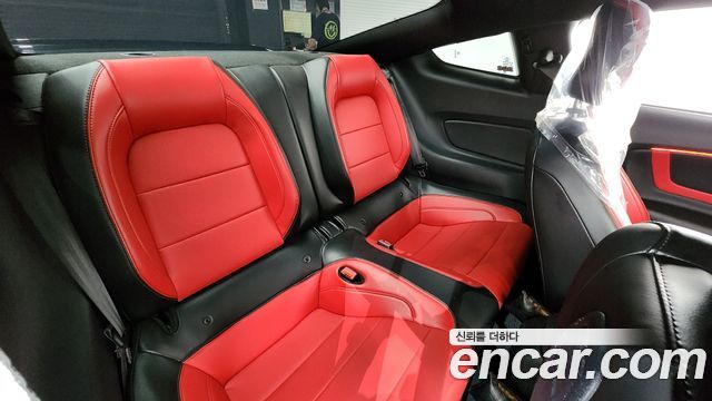 Ford Mustang 2020 — photo 12