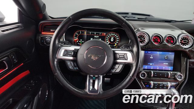Ford Mustang 2020 — photo 13