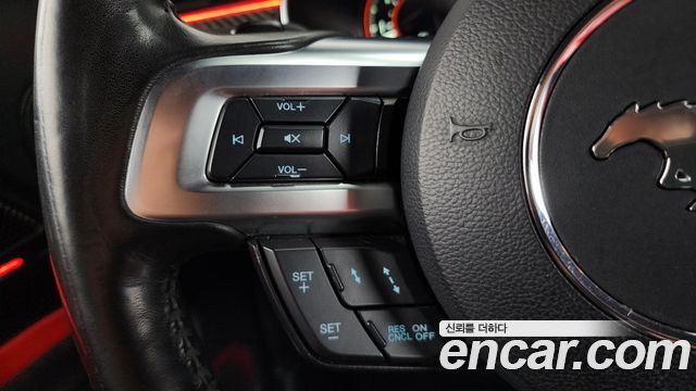 Ford Mustang 2020 — photo 16