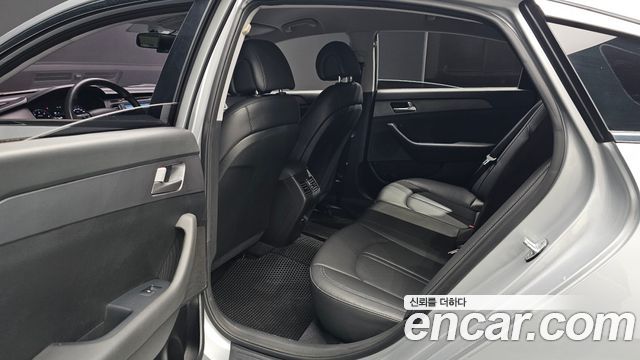 Hyundai Sonata 2017 — photo 17