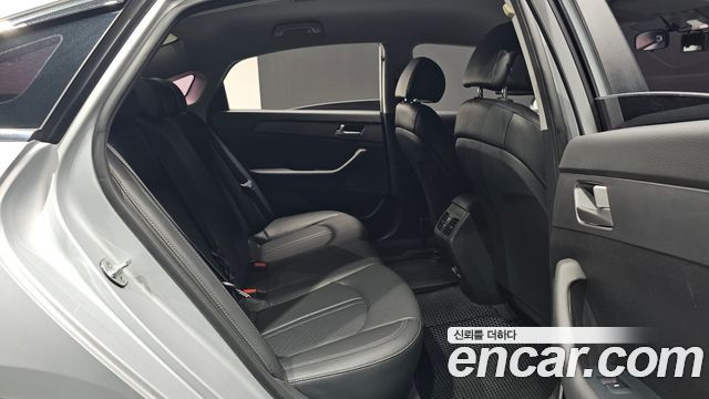 Hyundai Sonata 2017 — photo 18
