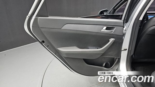 Hyundai Sonata 2017 — photo 15