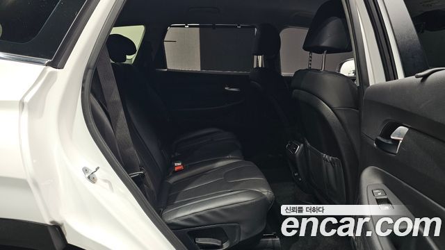 Hyundai Santafe 2022 — photo 17