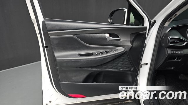 Hyundai Santafe 2022 — photo 14