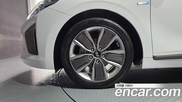 Hyundai Ioniq 2016 — photo 5