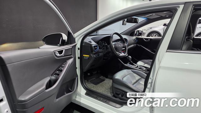 Hyundai Ioniq 2016 — photo 10