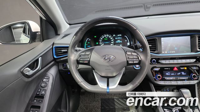 Hyundai Ioniq 2016 — photo 13
