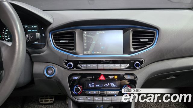 Hyundai Ioniq 2016 — photo 17