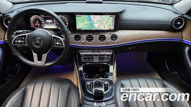 Mercedes-Benz E-Class 2019 — photo 10