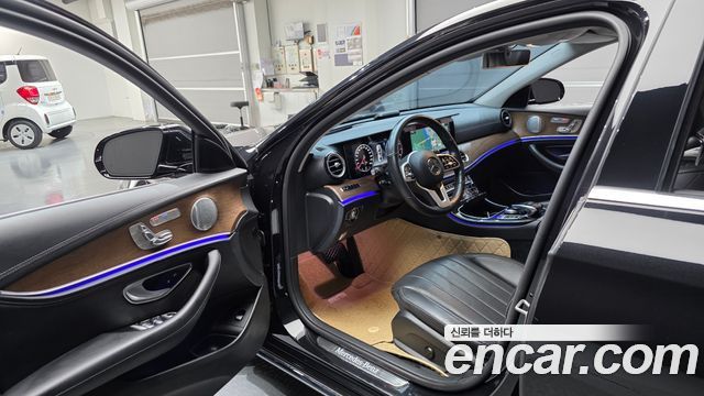 Mercedes-Benz E-Class 2019 — photo 13