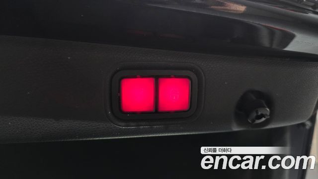 Mercedes-Benz E-Class 2019 — photo 24