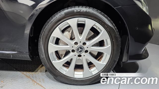 Mercedes-Benz E-Class 2019 — photo 7