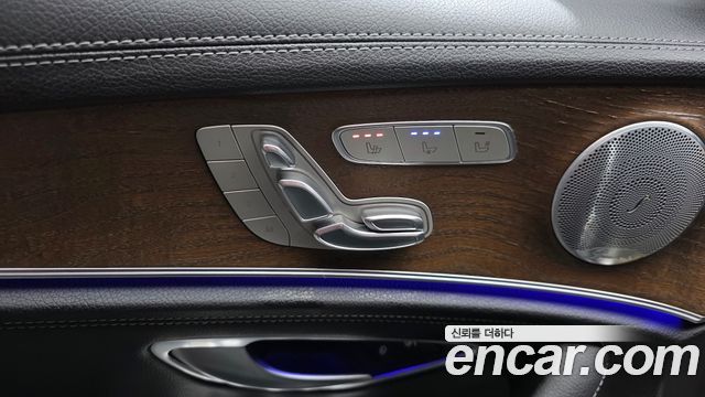Mercedes-Benz E-Class 2019 — photo 27