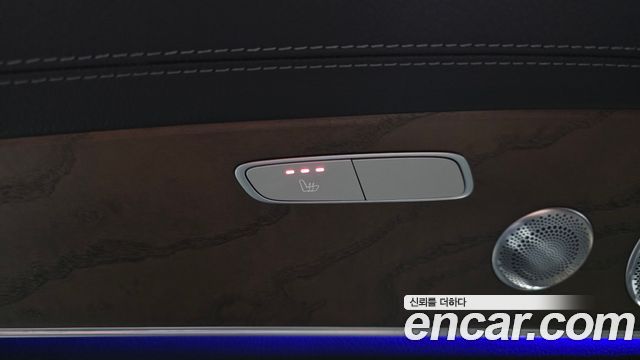 Mercedes-Benz E-Class 2019 — photo 32