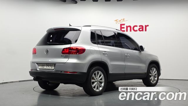 Volkswagen Tiguan 2015 — photo 2