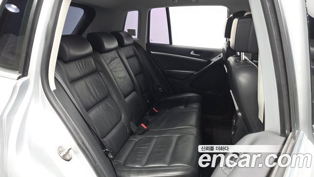 Volkswagen Tiguan 2015 — photo 11
