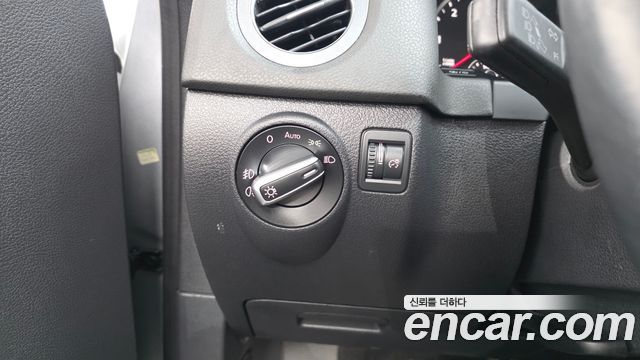 Volkswagen Tiguan 2015 — photo 17