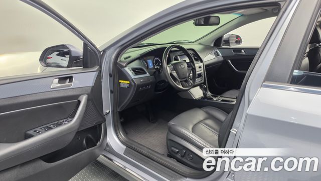 Hyundai Sonata 2016 — photo 13