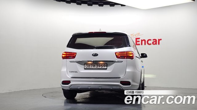 Kia Canival 2019 — photo 4