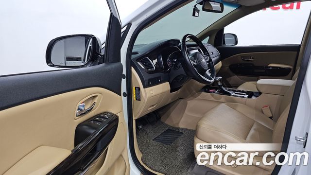 Kia Canival 2019 — photo 10