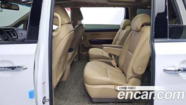Kia Canival 2019 — photo 11