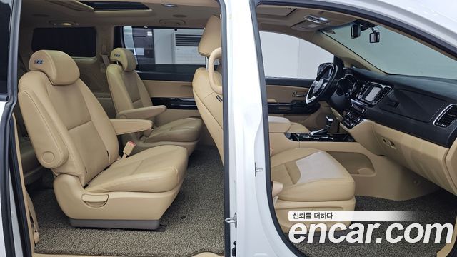 Kia Canival 2019 — photo 12
