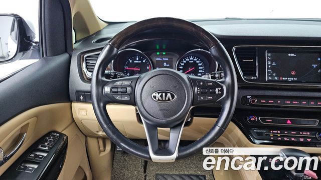 Kia Canival 2019 — photo 14