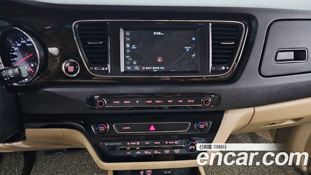 Kia Canival 2019 — photo 15