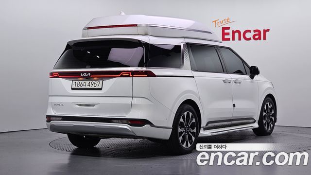 Kia Canival 2023 — photo 2