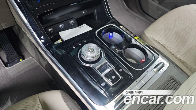 Kia Canival 2023 — photo 12